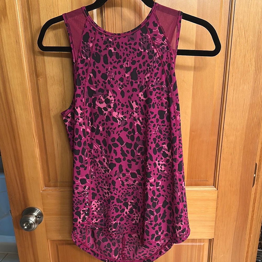Lululemon Athletica Black and Pink Graphic Sleeveless Tank Top